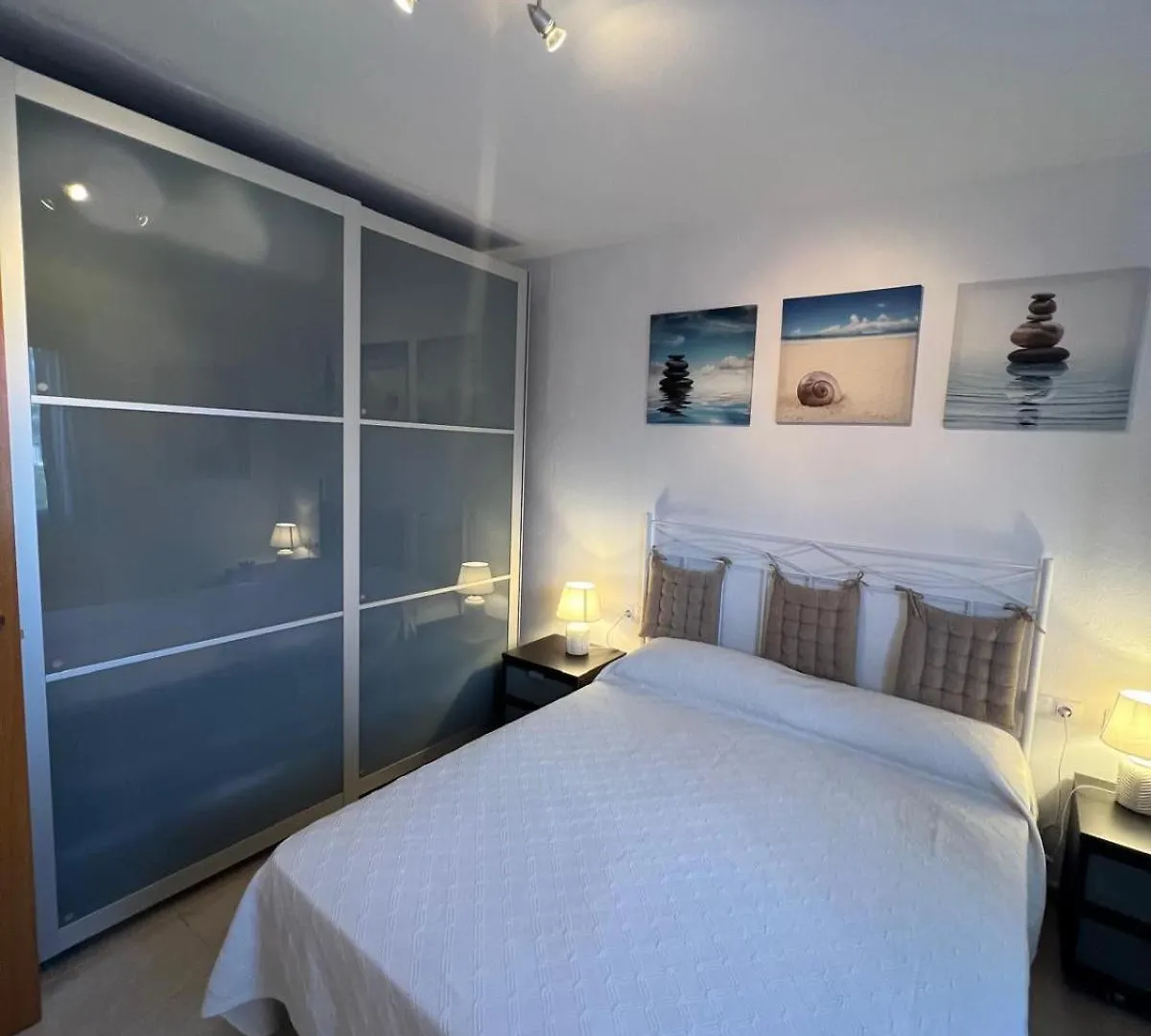 Delfin Azul Daire Corralejo İspanya